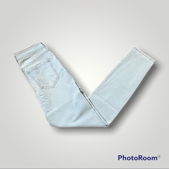 ON Mid-Rise Super Skinny Jeans in Ice Blue - NWT - Picture 5 of 16